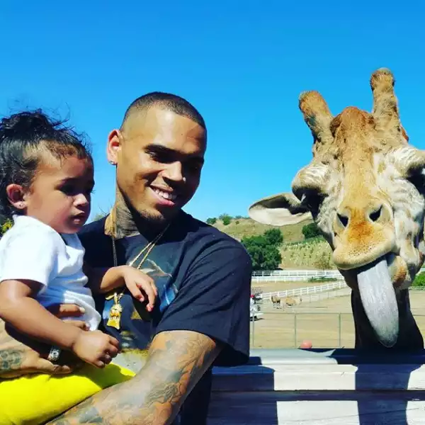 Chris Brown Visits The Zoo With His Daughter, Royalty [See Photos]